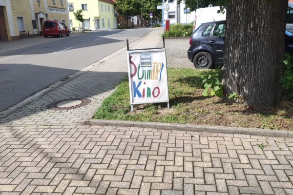 sommerkino4-25A3198A46-9014-6F63-164C-2690D4876CC5.jpg